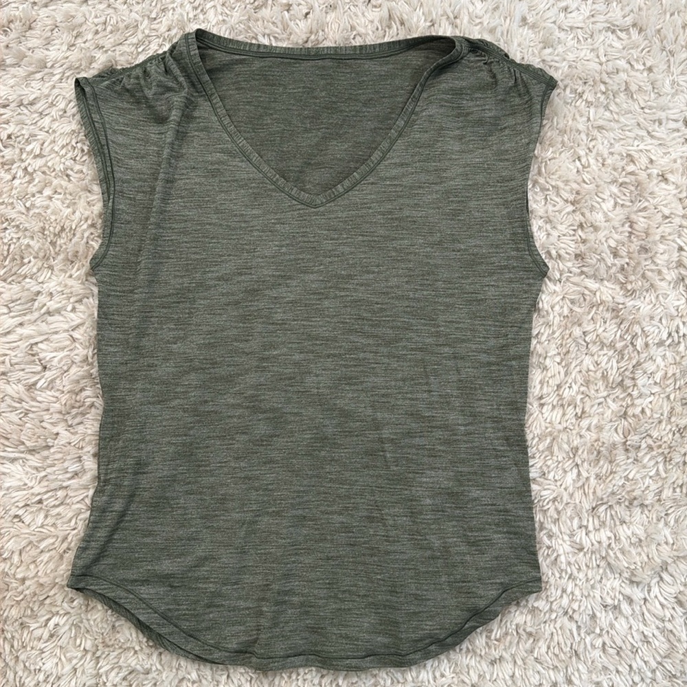 Lululemon Women’s Green V-Neck Short Sleeve Yoga Tee Gathered Shoulder